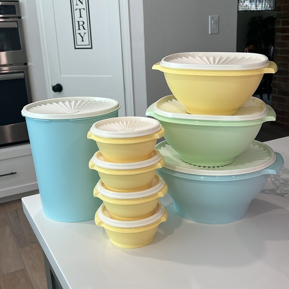 Cute. Tupperware 8pc Set - Picture 8 of 16